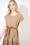 ABITO MIDI CON BALZE E CINTURA CAMMELLO