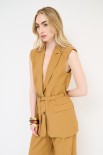GILET MISTO LINO CON CINTURA E SPALLINI MIELE