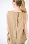 TOP SMANICATO CON BOTTONI DIETRO CAMMELLO