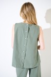 TOP SMANICATO CON BOTTONI DIETRO VERDE MILITARE