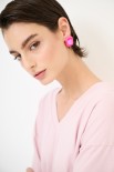 T-SHIRT OVER SCOLLO V ROSA