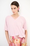 T-SHIRT OVER SCOLLO V ROSA