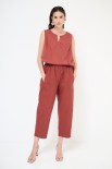 PANTALONE CARROT CON TASCA NELLA CUCITURA BRUCIATO