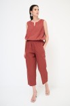 PANTALONE CARROT CON TASCA NELLA CUCITURA BRUCIATO