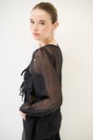BLUSA CON LACCINI NERO