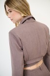 GIACCA CROP CON LACCIO NOCCIOLA