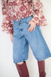 JEANS BERMUDA GAMBA LARGA BLU