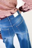 JEANS LARGO CON DETTAGLIO PORTAMARTELLO BLU