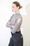 MAGLIA MEZZO COLLO COSTINA CUT OUT GRIGIO