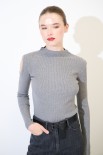 MAGLIA MEZZO COLLO COSTINA CUT OUT GRIGIO