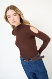 MAGLIA MEZZO COLLO COSTINA CUT OUT MORO