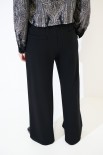 PANTALONE LARGO CON ELASTICO VITA TESSUTO DIAGONALE NERO