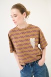 T-SHIRT OVER RIGA CON SPILLA CAMMELLO