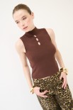TOP SMANICATO COSTINA CON BUCHI MORO