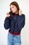 BOMBER CORTO CON INSERTI JACQUARD BLU