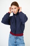 BOMBER CORTO CON INSERTI JACQUARD BLU