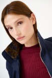 BOMBER CORTO CON INSERTI JACQUARD BLU