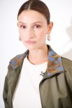 BOMBER CORTO CON INSERTI JACQUARD VERDE MILITARE