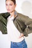 BOMBER CORTO CON INSERTI JACQUARD VERDE MILITARE