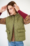 GILET OVER IMBOTTITO CON TASCONI DAVANTI OLIO
