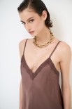 ABITO CON PIZZO IN TINTA MORO