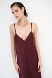 ABITO CON PIZZO IN TINTA VINO