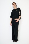 BLUSA OVER CON BANDE + SPILLA NERO