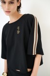 BLUSA OVER CON BANDE + SPILLA NERO