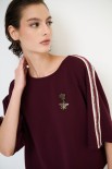 BLUSA OVER CON BANDE + SPILLA VINO