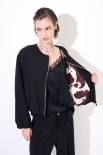 BOMBER OVER CON STAMPA FODERA MUCCA NERO