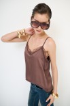 TOP CON PIZZO IN TINTA MORO