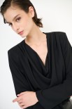 BLUSA CON GRONDA E SPALLINE NERO