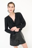 BLUSA CON GRONDA E SPALLINE NERO
