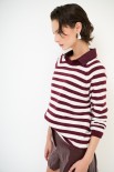 MAGLIA SCOLLO BARCHETTA RIGA CON BORDI LUREX VINO/PANNA