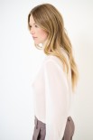 BLUSA COLLO ALTO BURRO