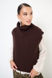 GILET COLLO ALTO CON SPACCHI LANA CACHEMIRE COFFEE