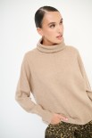 MAGLIA COLLO ALTO CON RIGA DAV. MISTO CACHEMIRE CAMMELLO