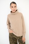 MAGLIA COLLO ALTO CON RIGA DAV. MISTO CACHEMIRE CAMMELLO