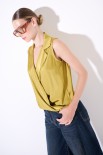 BLUSA COLLETTO SMANICATA OLIO