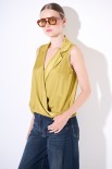 BLUSA COLLETTO SMANICATA OLIO
