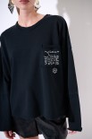 FELPA MANICA LUNGA TASCHINO CON STAMPA NERO