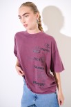 T-SHIRT OVER MANICA CORTA SCRITTE LATERALI PRUGNA
