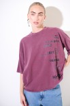 T-SHIRT OVER MANICA CORTA SCRITTE LATERALI PRUGNA