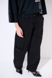 PANTALONE TASCONI DETTAGLIO DAVANTI CON PASSANTI LARGHI NERO