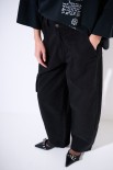 PANTALONE TASCONI DETTAGLIO DAVANTI CON PASSANTI LARGHI NERO