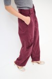 PANTALONE TASCONI DETTAGLIO DAVANTI CON PASSANTI LARGHI VINO