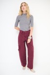 PANTALONE TASCONI DETTAGLIO DAVANTI CON PASSANTI LARGHI VINO