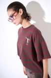 T-SHIRT OVER RIGA CON SPILLA BORDEAUX