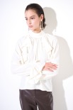 BLUSA CON ROUCHES MANICA BURRO
