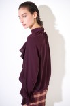 BLUSA CON ROUCHES MANICA VINO
